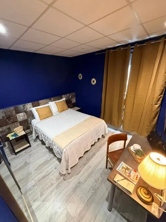 Chambre double — Hôtel de la Comédie, centre de Montpellier (2)
