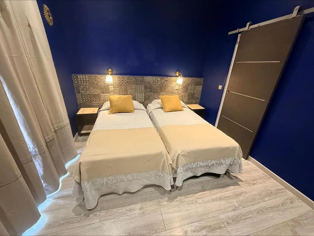 Chambre lits jumeaux — Hôtel de la Comédie, centre de Montpellier (2)