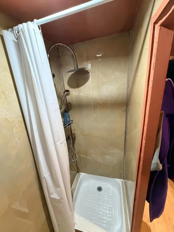 Chambre simple — Hôtel de la Comédie, centre de Montpellier (6)